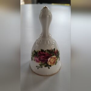 Royal Albert Old Country Roses Bell